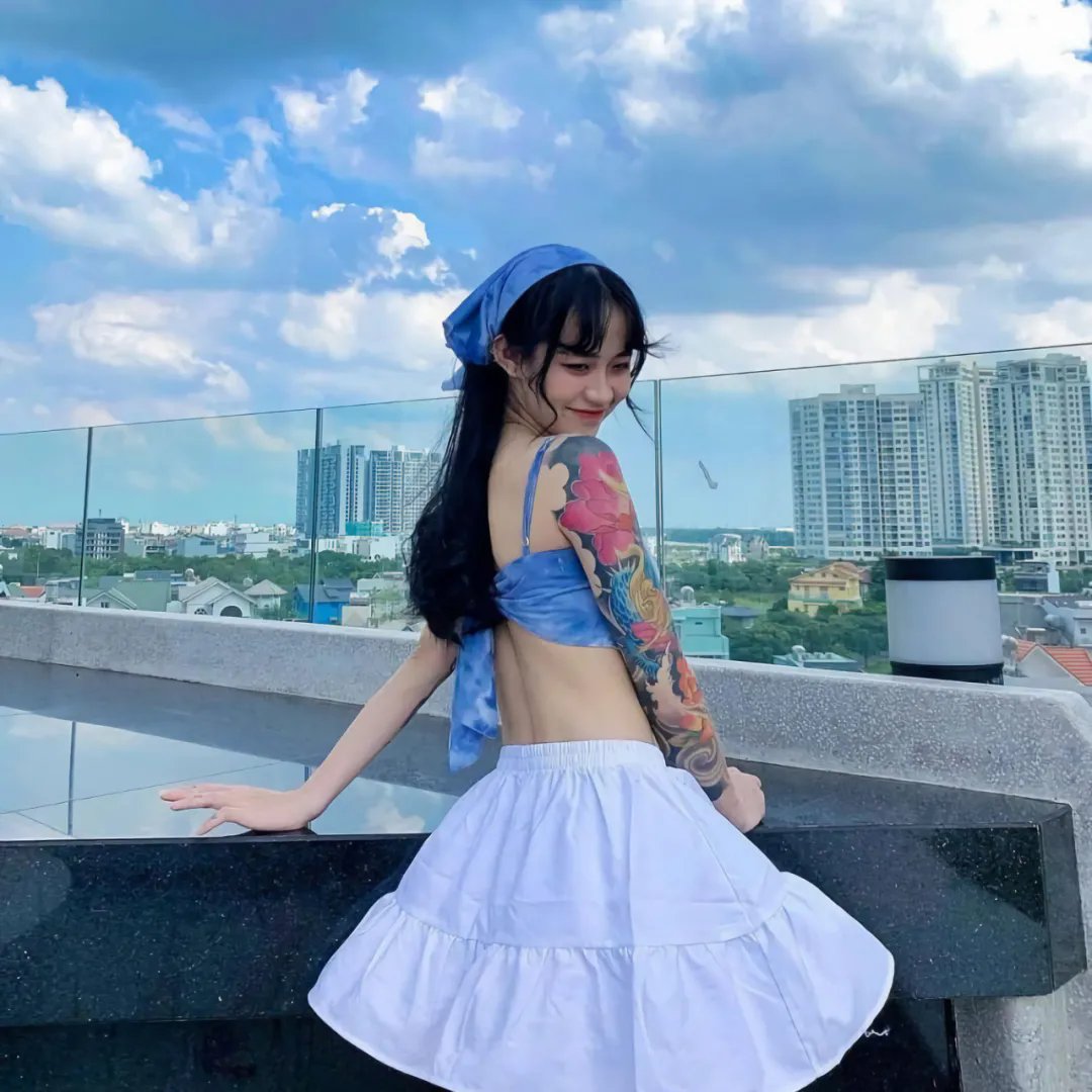 双凤戏龙